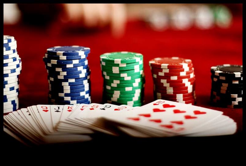Mỗi vòng cược qua thì người chơi sẽ được chia thêm 3, 4 hoặc 5 lá bài